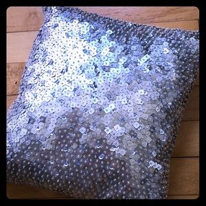 💍Silver sequin throw pillow💍